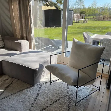 Cosy House With 3 Bedrooms Close To Gent *