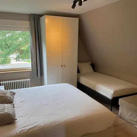 Cosy House With 3 Bedrooms Close To Gent *